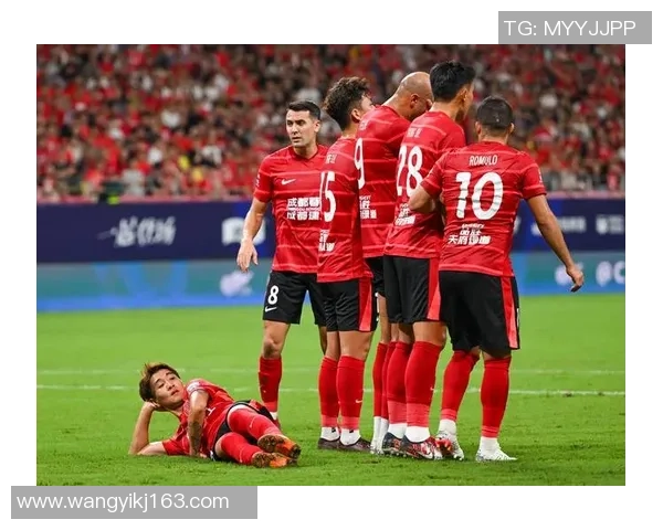 四川足球历史上的顶尖球星与代表性球员盘点